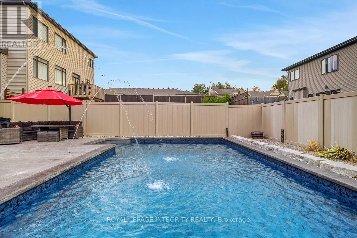 547 PARADE DRIVE