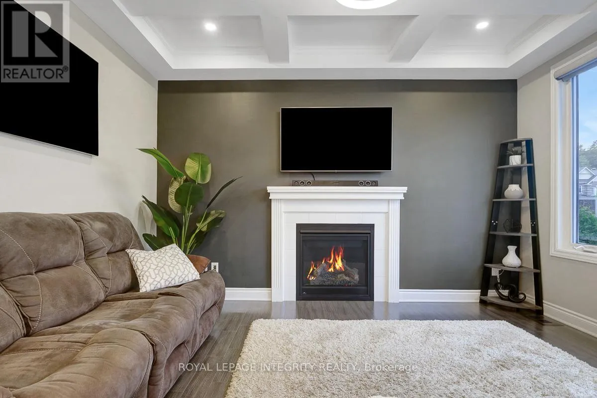 547 PARADE DRIVE