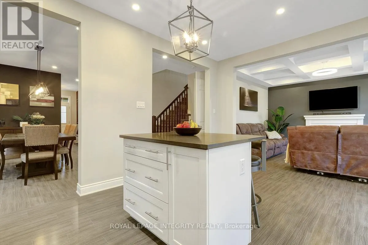 547 PARADE DRIVE