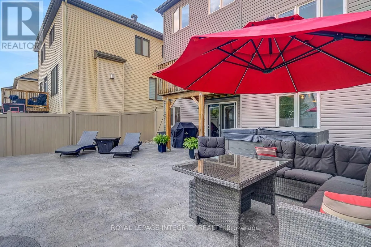 547 PARADE DRIVE