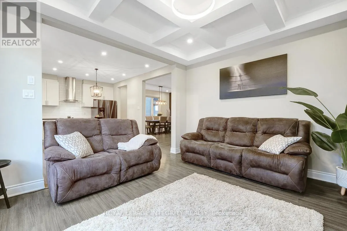547 PARADE DRIVE