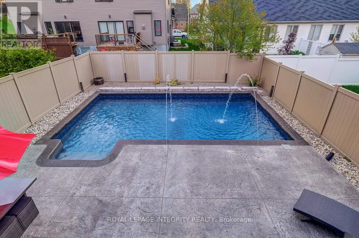 547 PARADE DRIVE