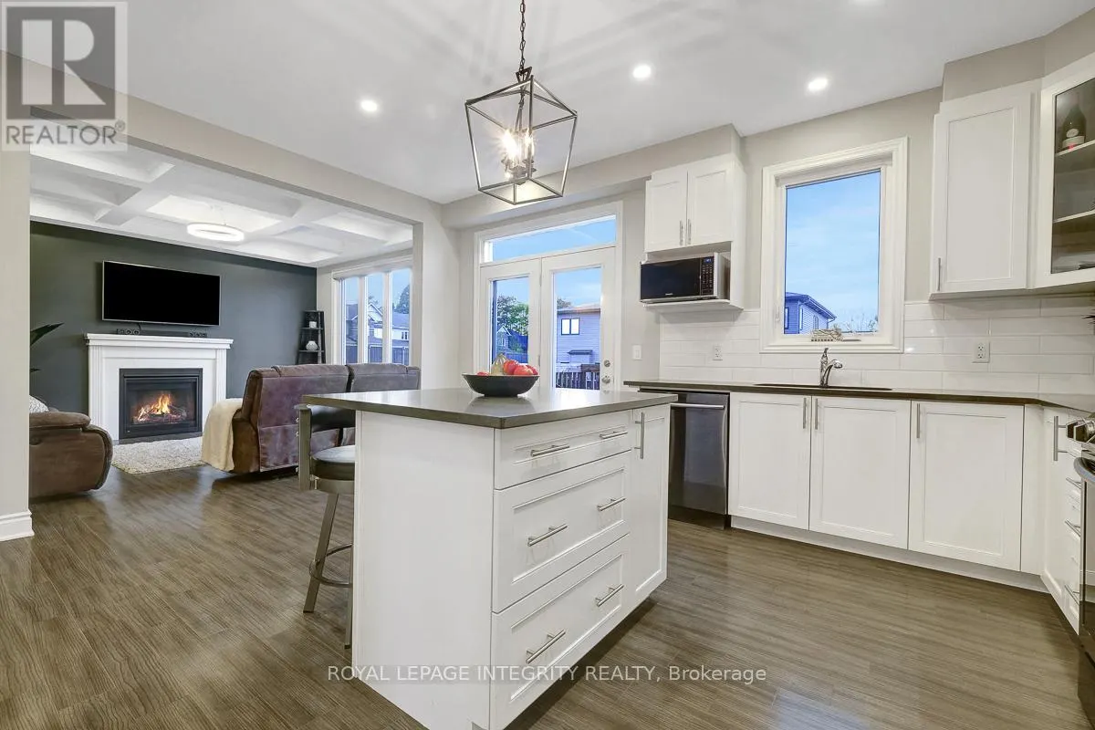 547 PARADE DRIVE
