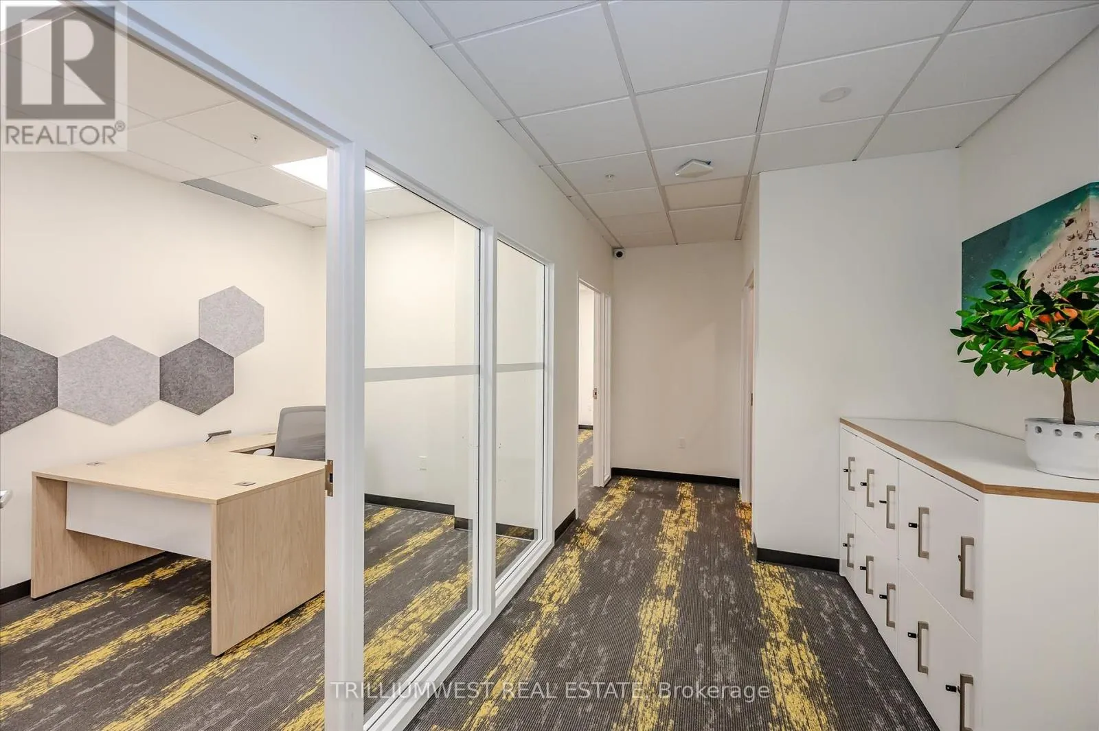 902 - 100 GARMENT STREET