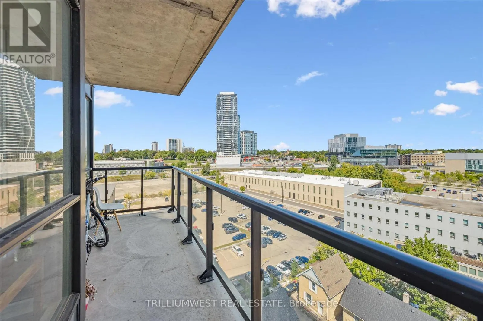 902 - 100 GARMENT STREET