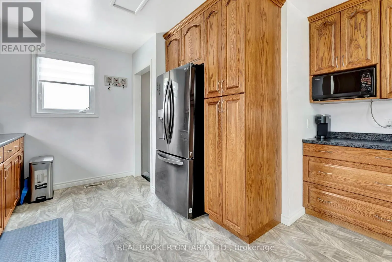 1684 HAZEN ROAD
