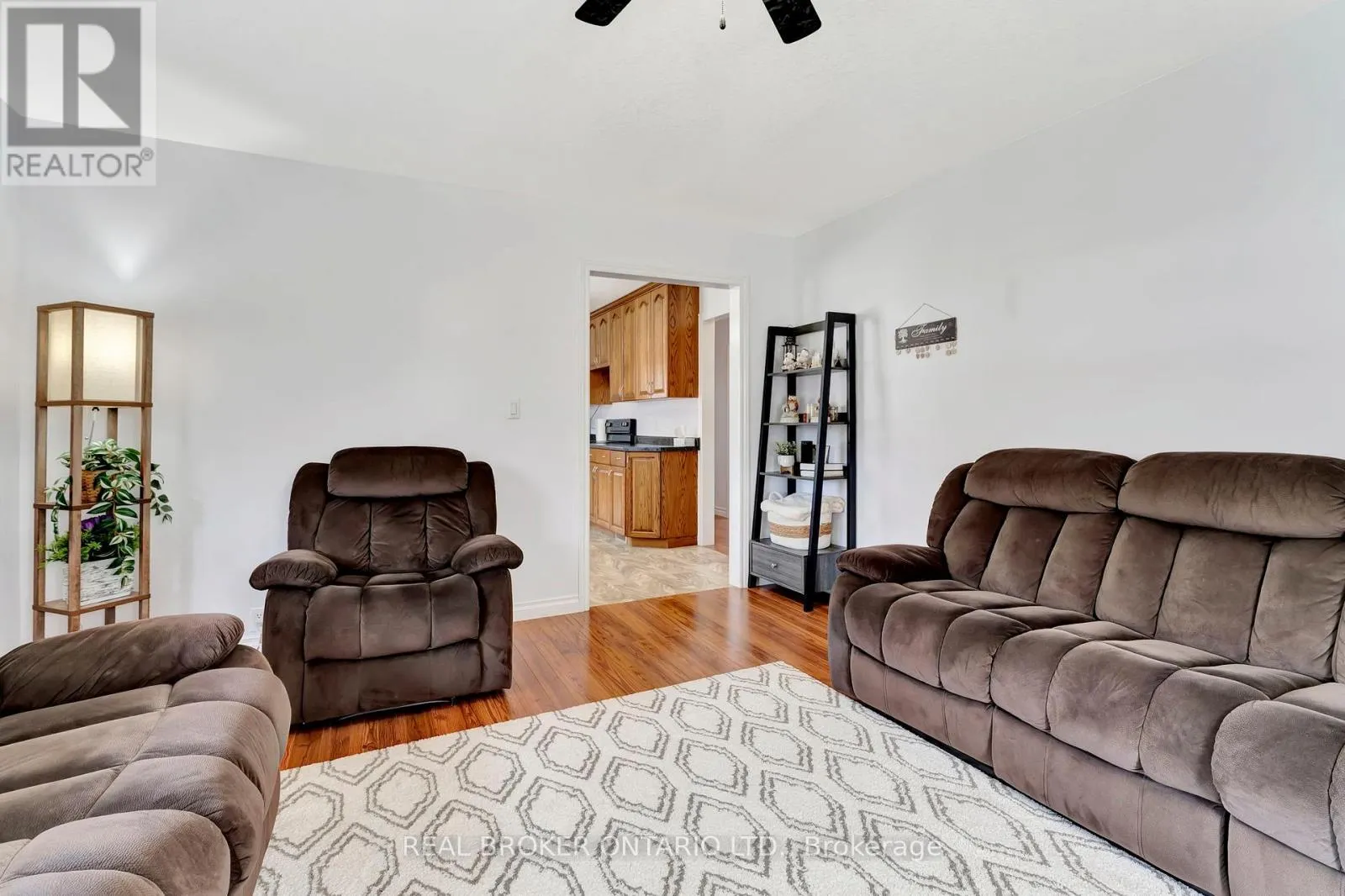 1684 HAZEN ROAD