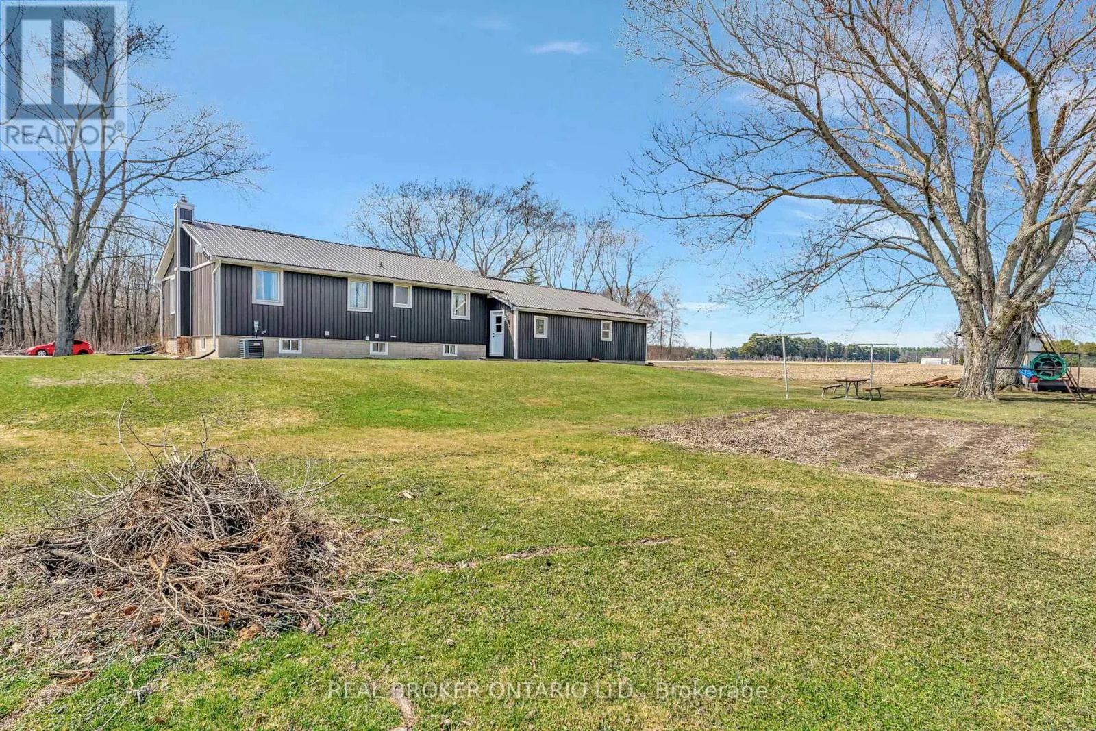 1684 HAZEN ROAD