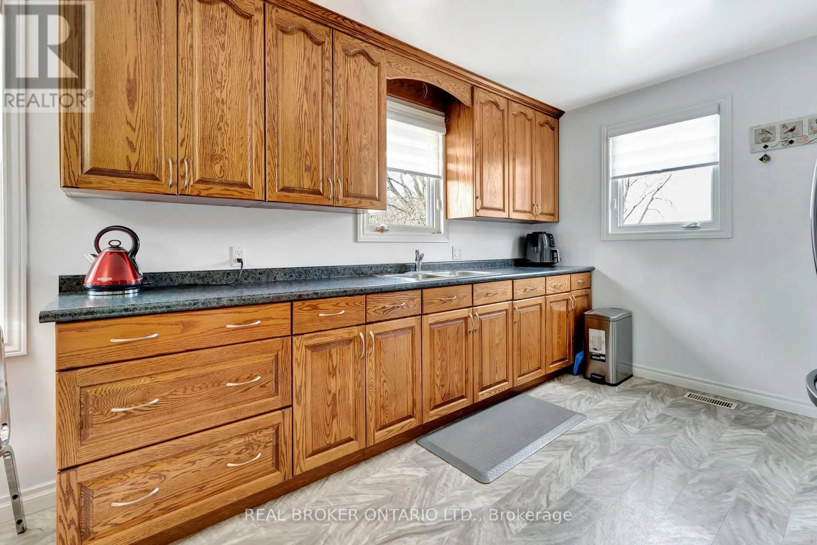 1684 HAZEN ROAD