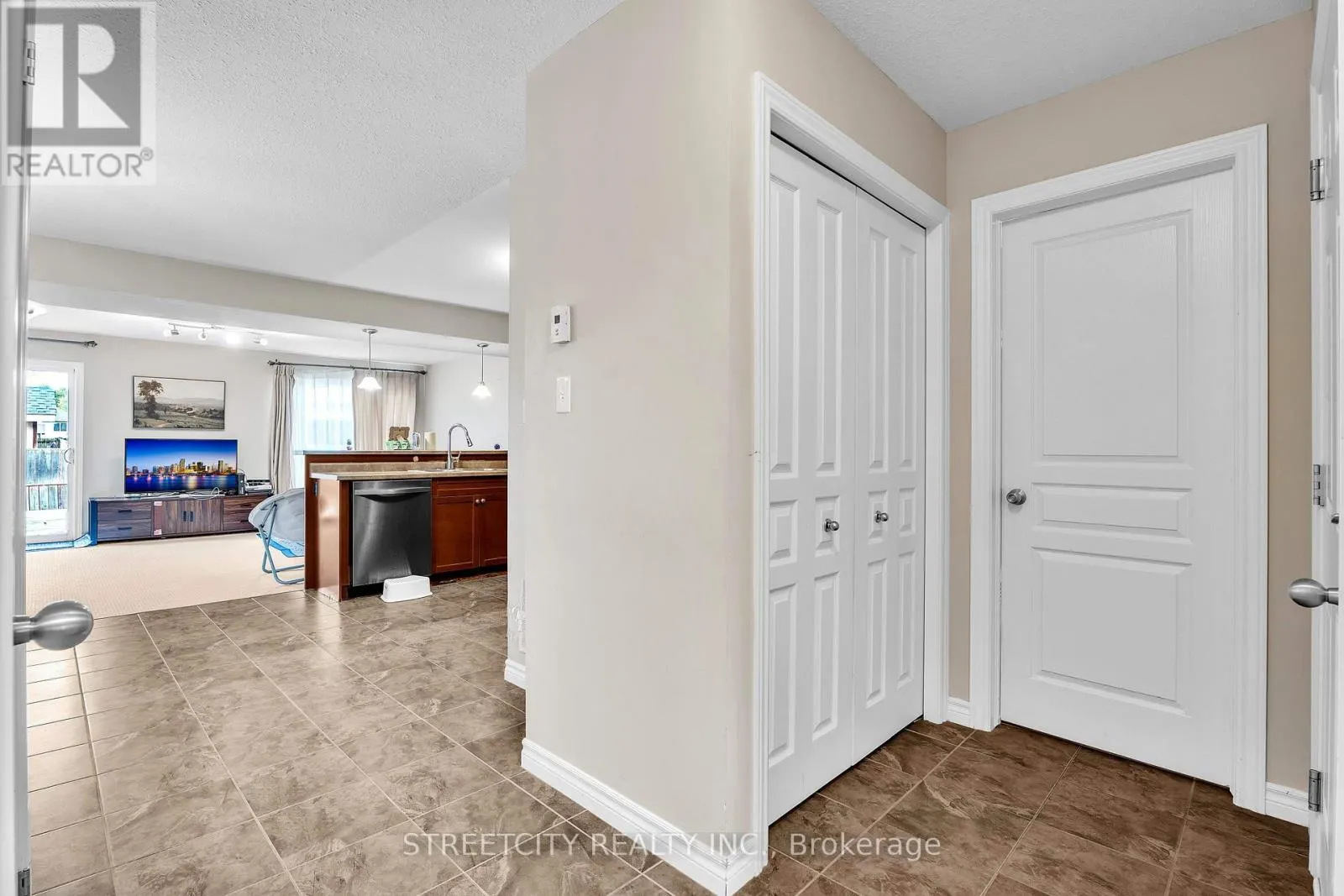 1189 SANDBAR STREET