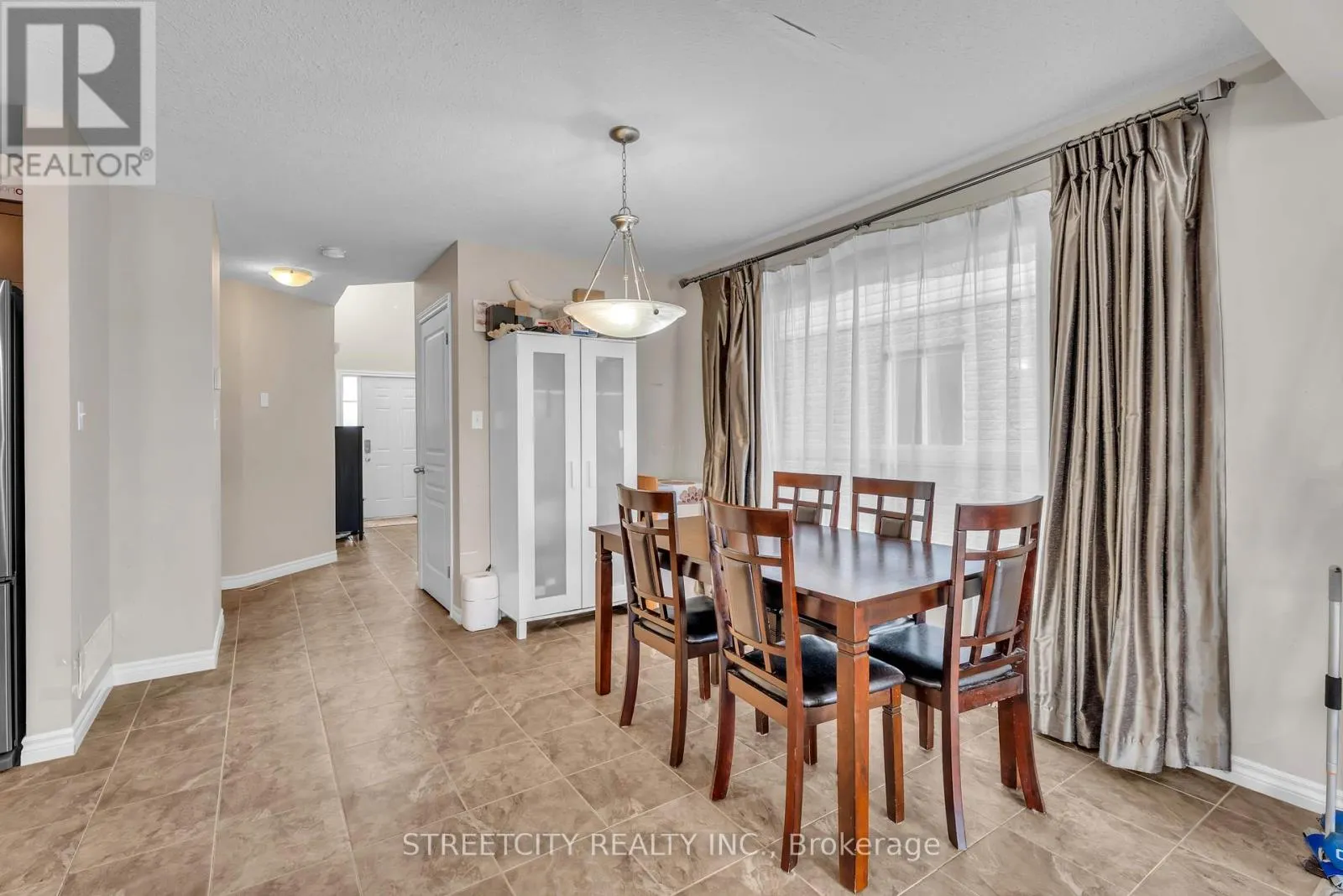1189 SANDBAR STREET