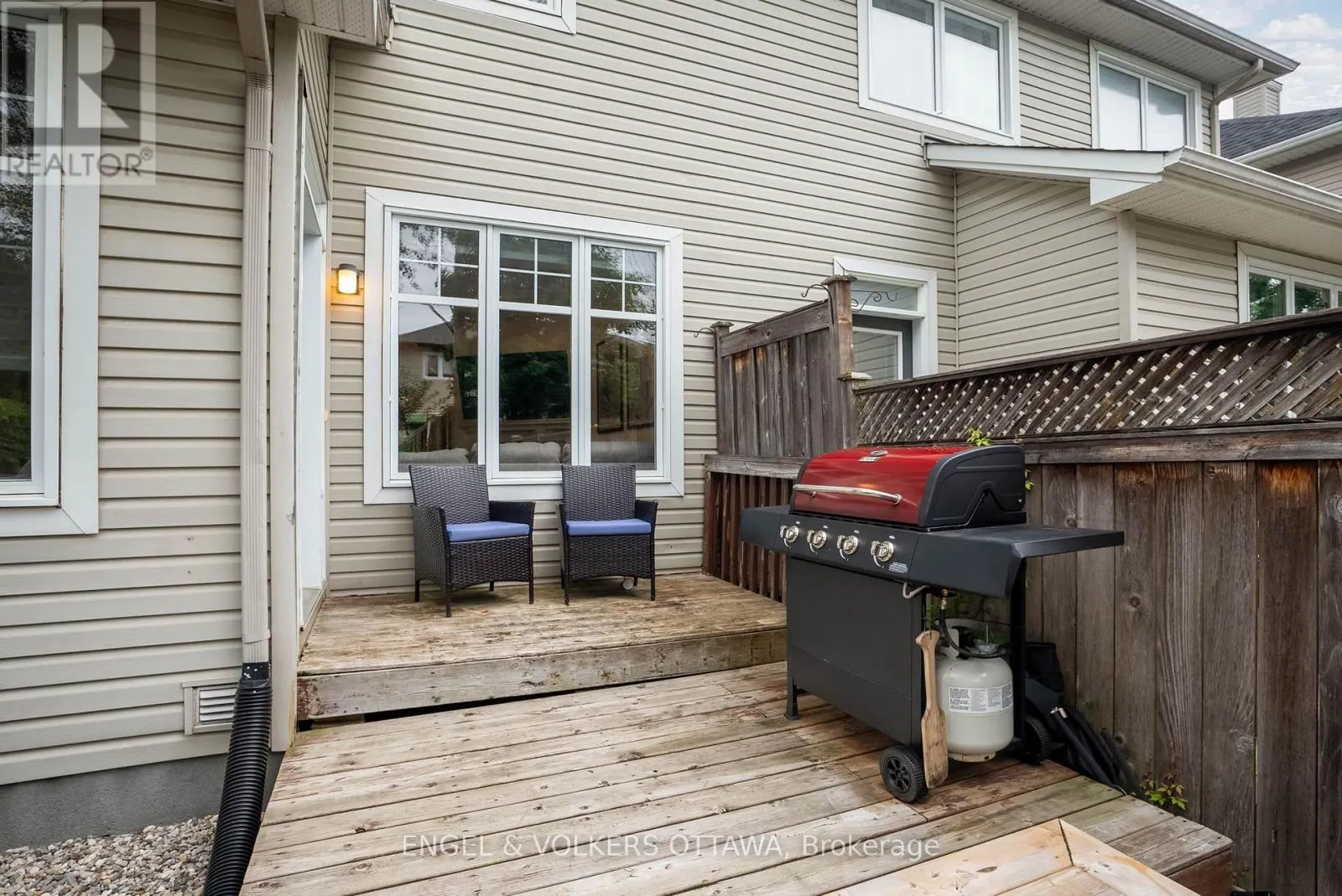 529 DEVONWOOD CIRCLE