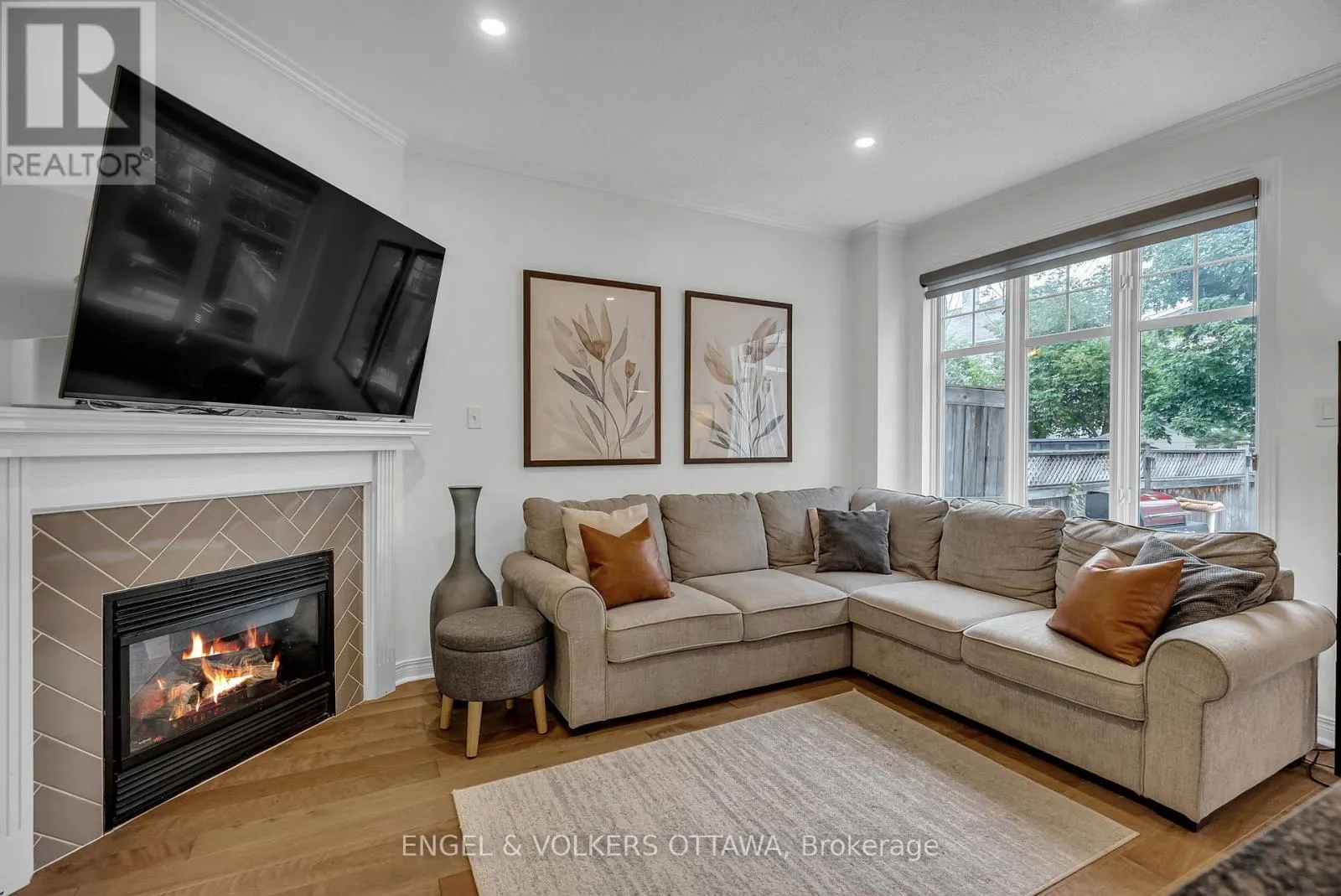529 DEVONWOOD CIRCLE