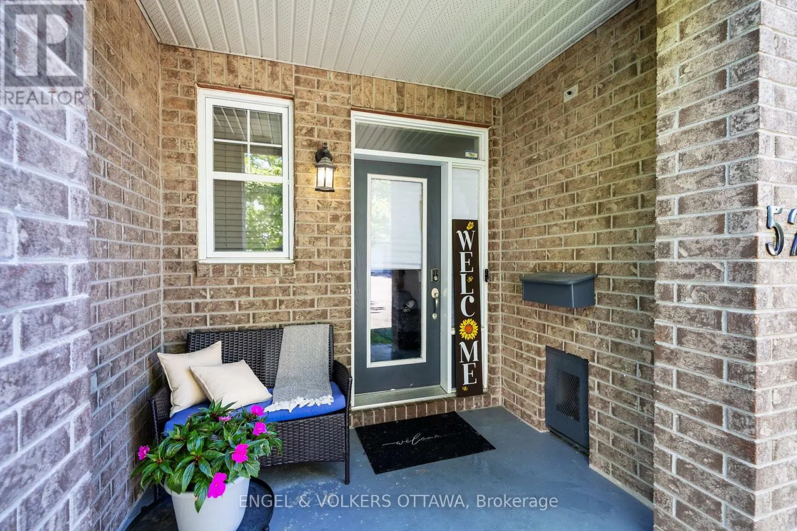 529 DEVONWOOD CIRCLE