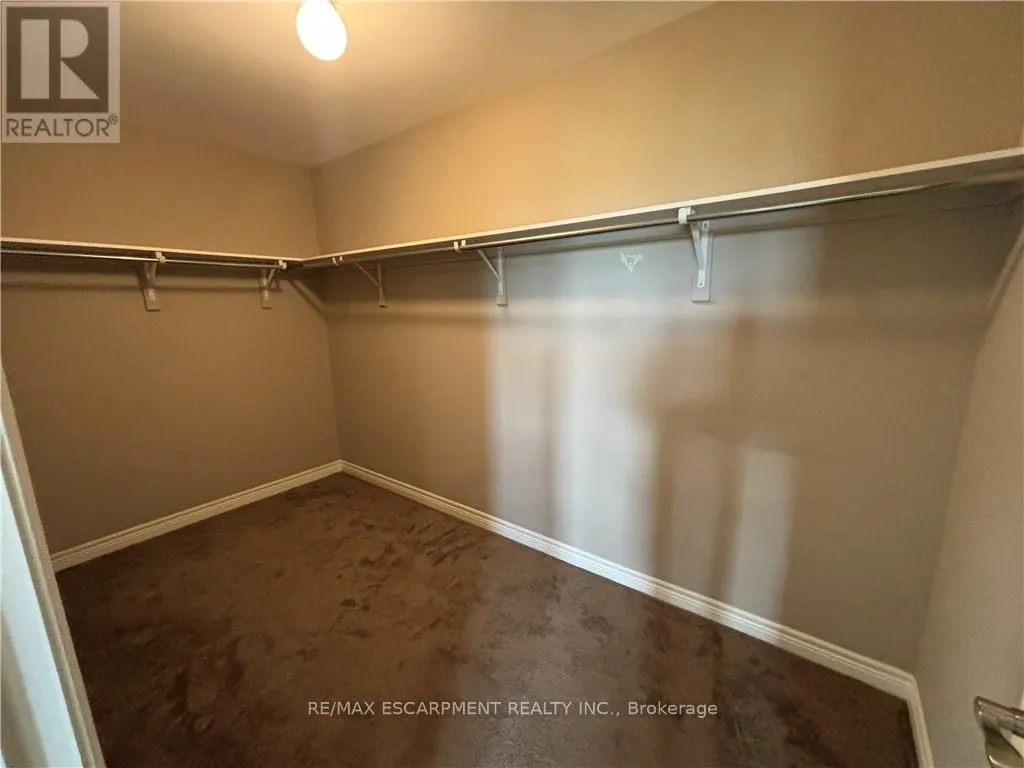 43 - 120 VINEBERG DRIVE
