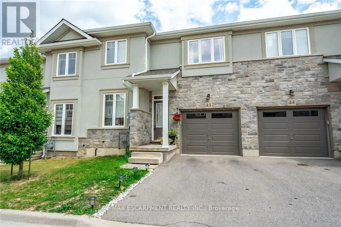 43 - 120 VINEBERG DRIVE