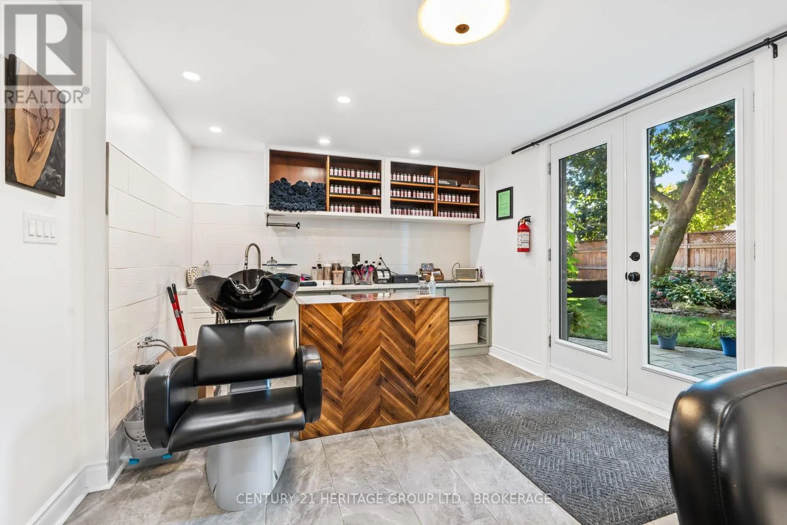 931 MILFORD DRIVE