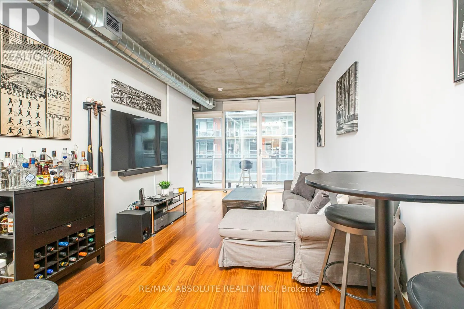 422 - 349 MCLEOD STREET