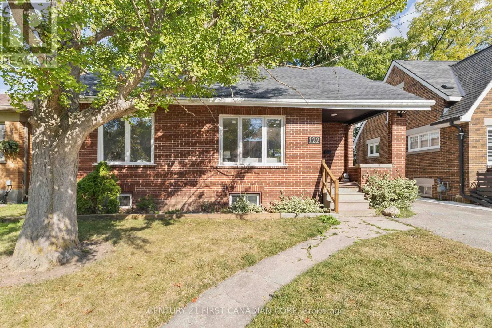 122 WINDSOR CRESCENT