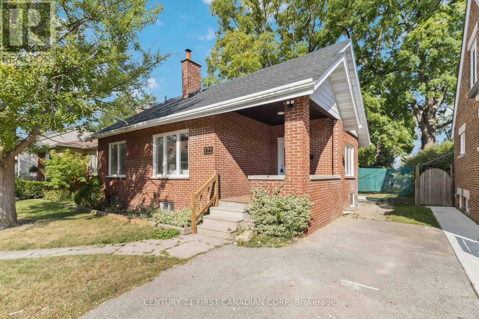 122 WINDSOR CRESCENT