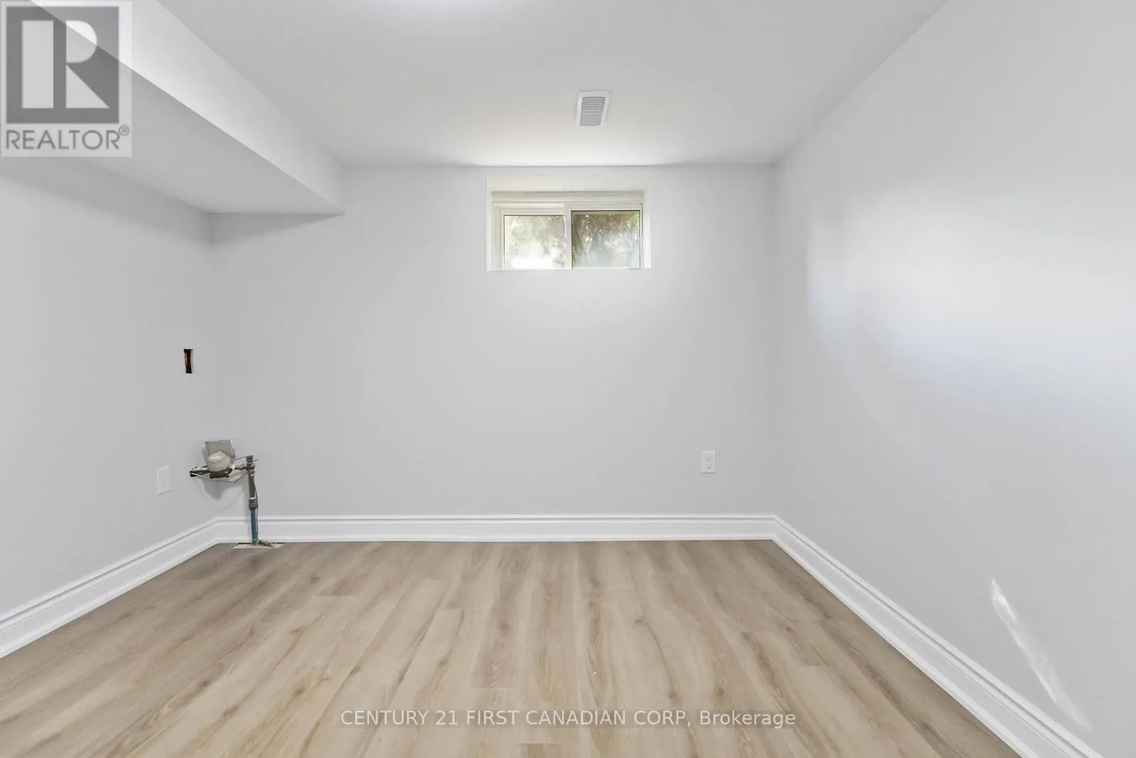 122 WINDSOR CRESCENT