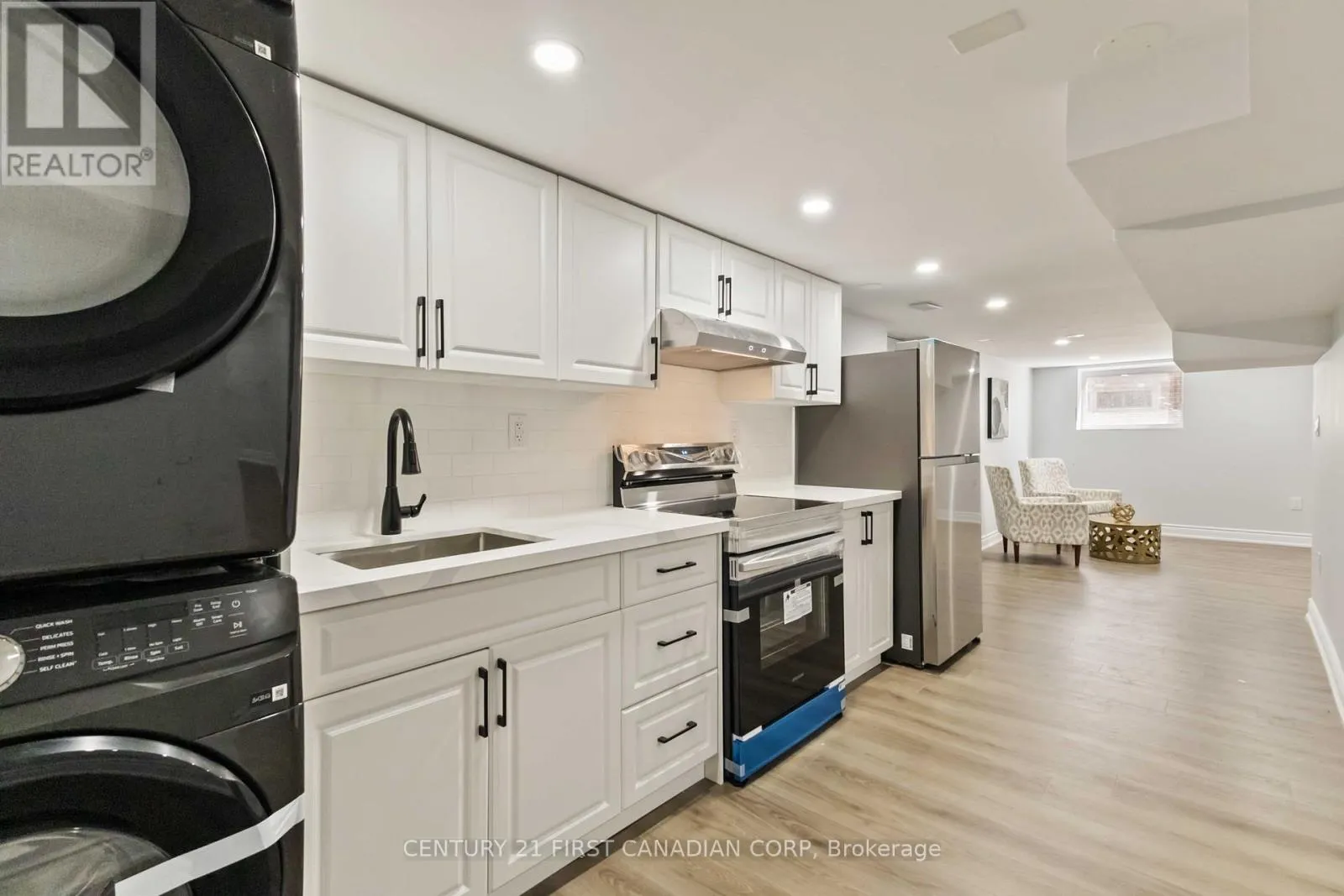 122 WINDSOR CRESCENT