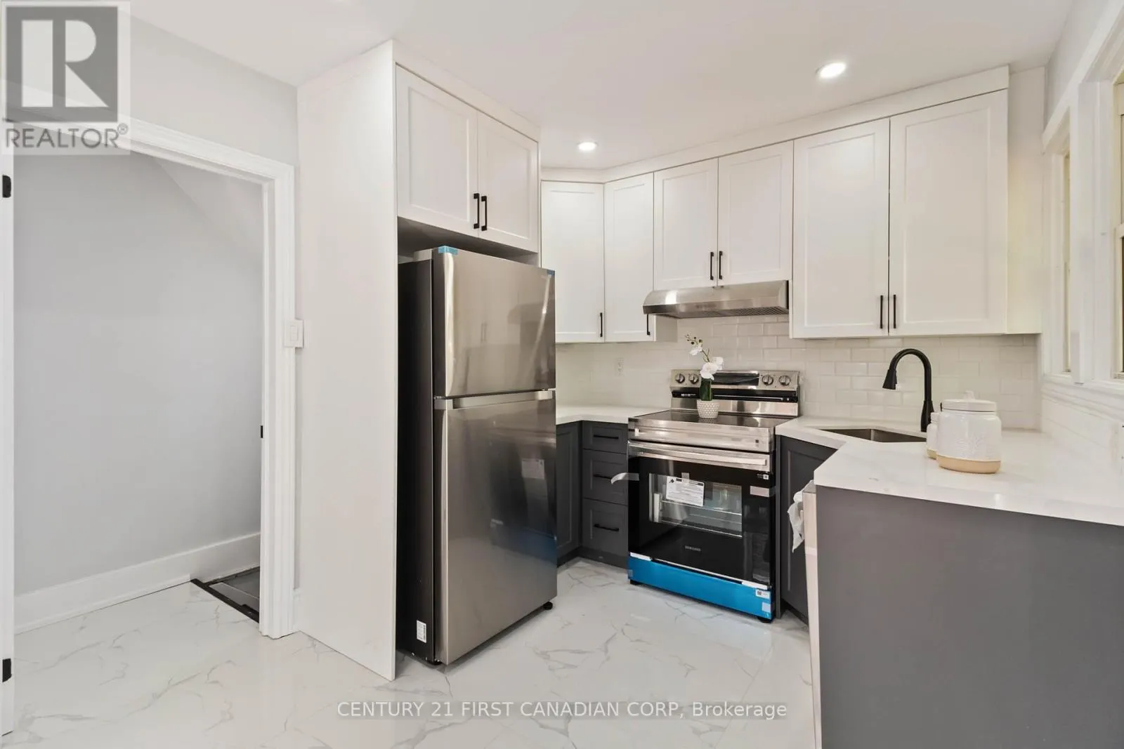 122 WINDSOR CRESCENT