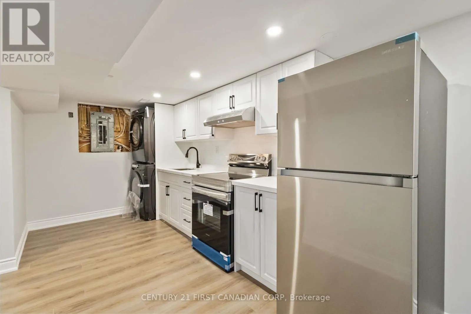 122 WINDSOR CRESCENT