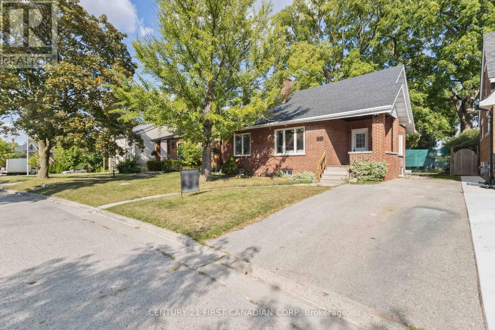 122 WINDSOR CRESCENT