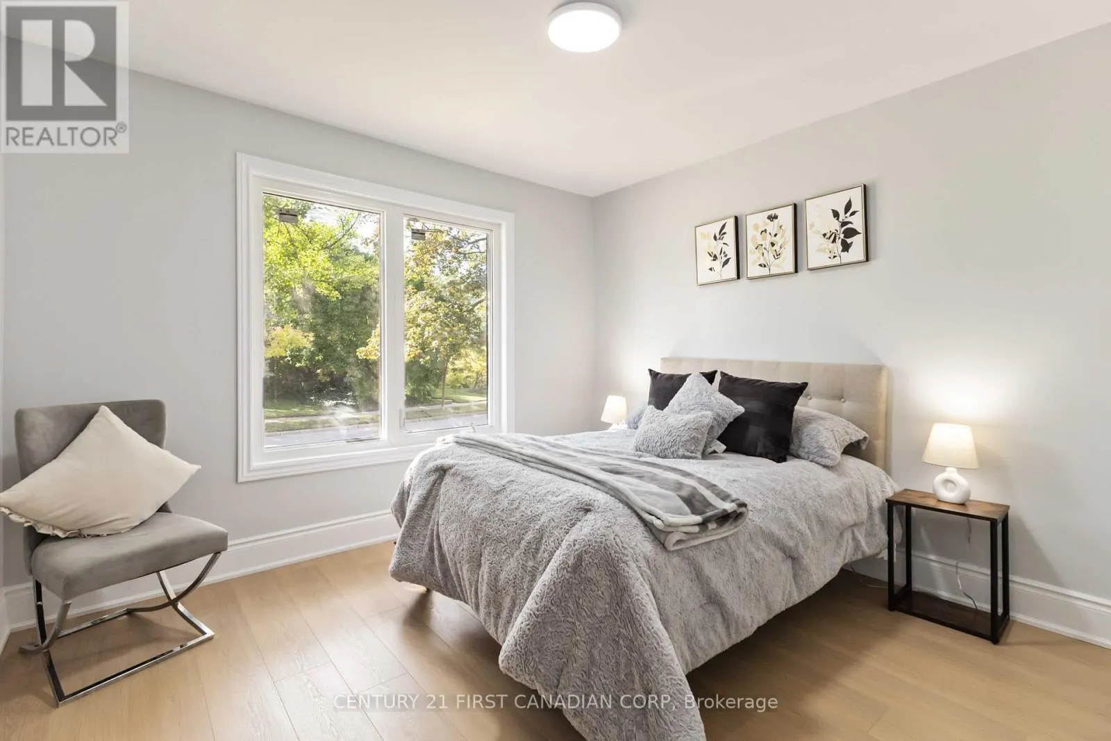122 WINDSOR CRESCENT