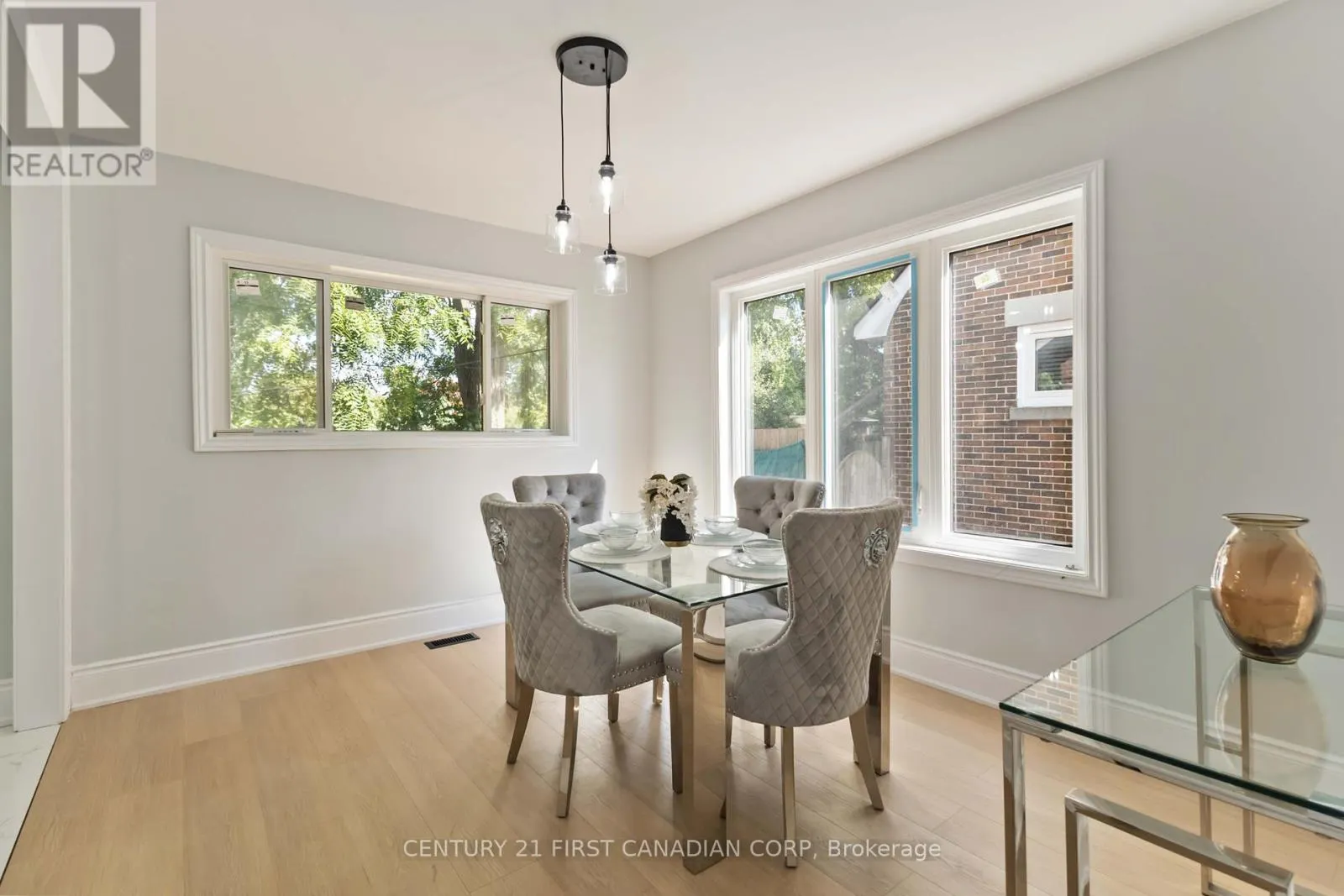 122 WINDSOR CRESCENT
