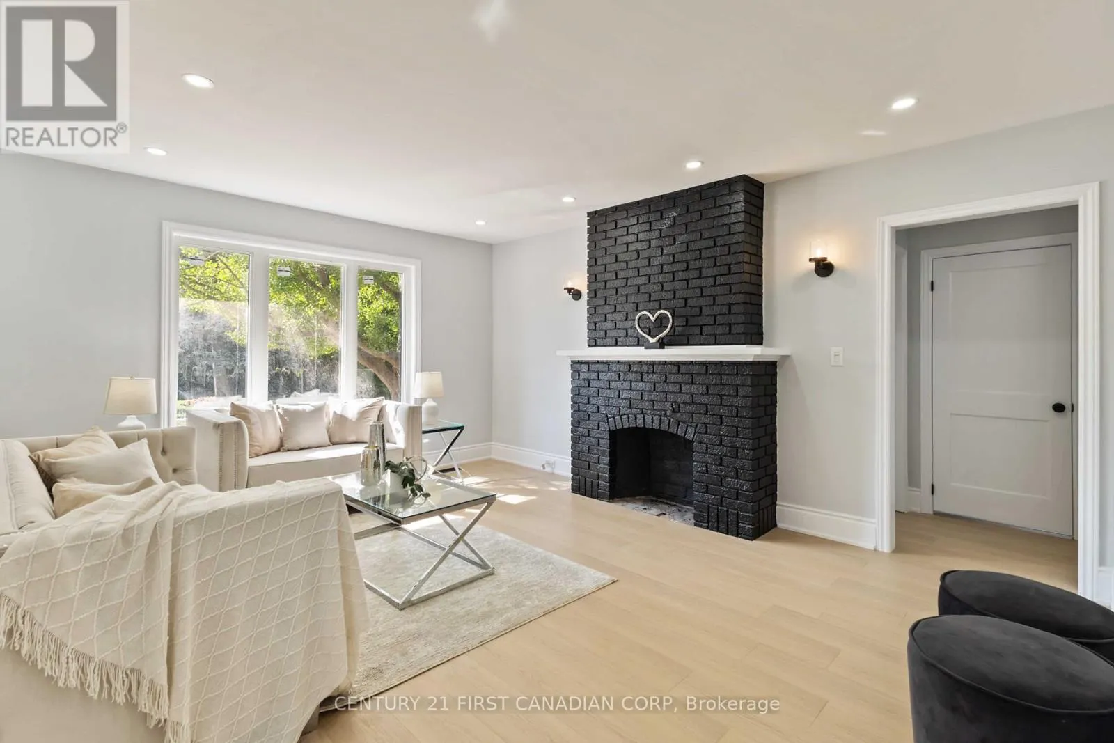 122 WINDSOR CRESCENT