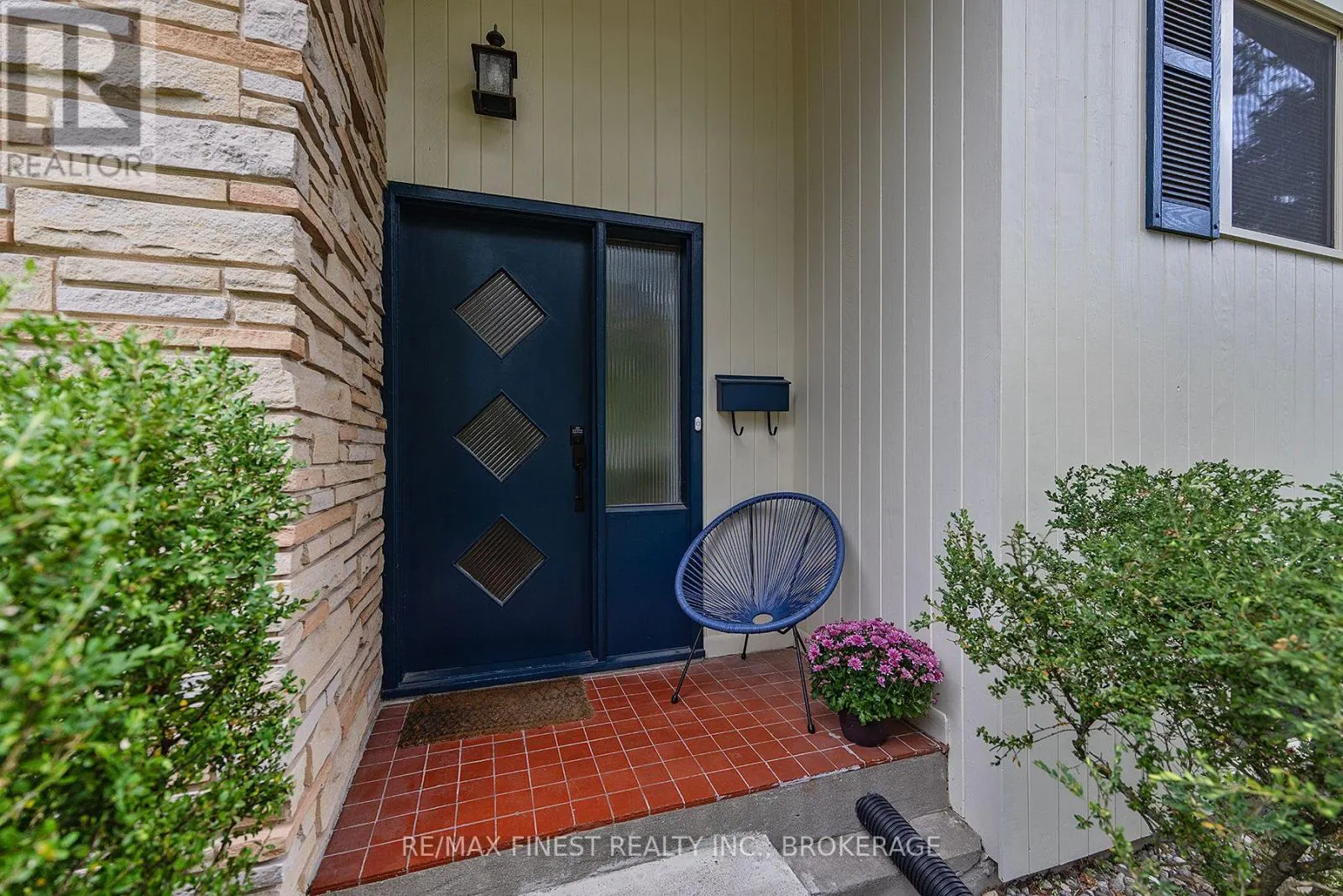 1088 JOHNSON STREET