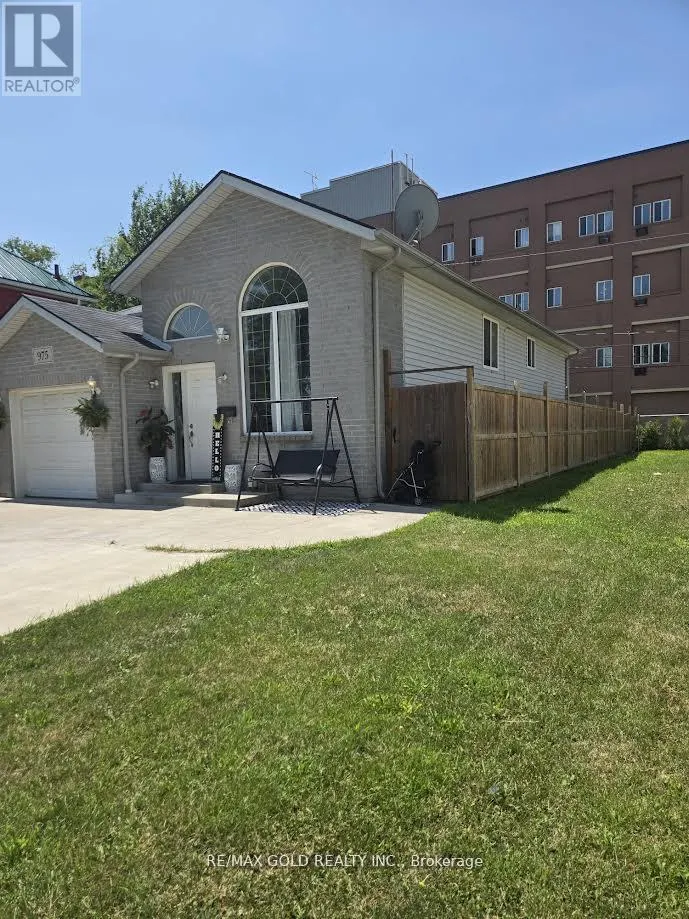 975 ALBERT ROAD