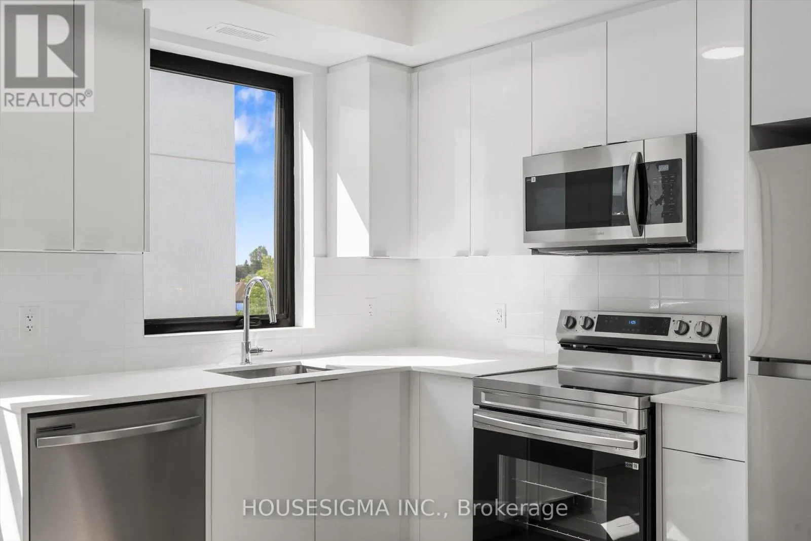 302 - 7277 WILSON CRESCENT