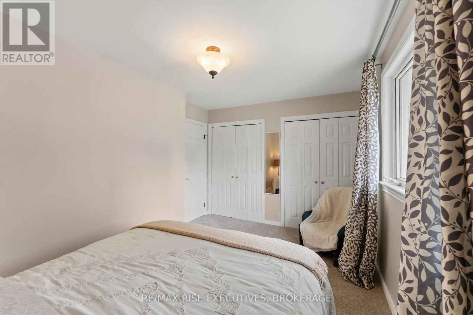 115 FAIRWAY HILL CRESCENT