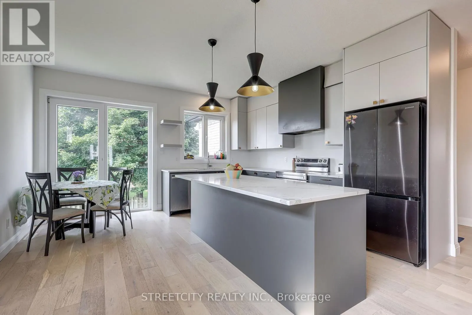 42 ALEXANDER CIRCLE