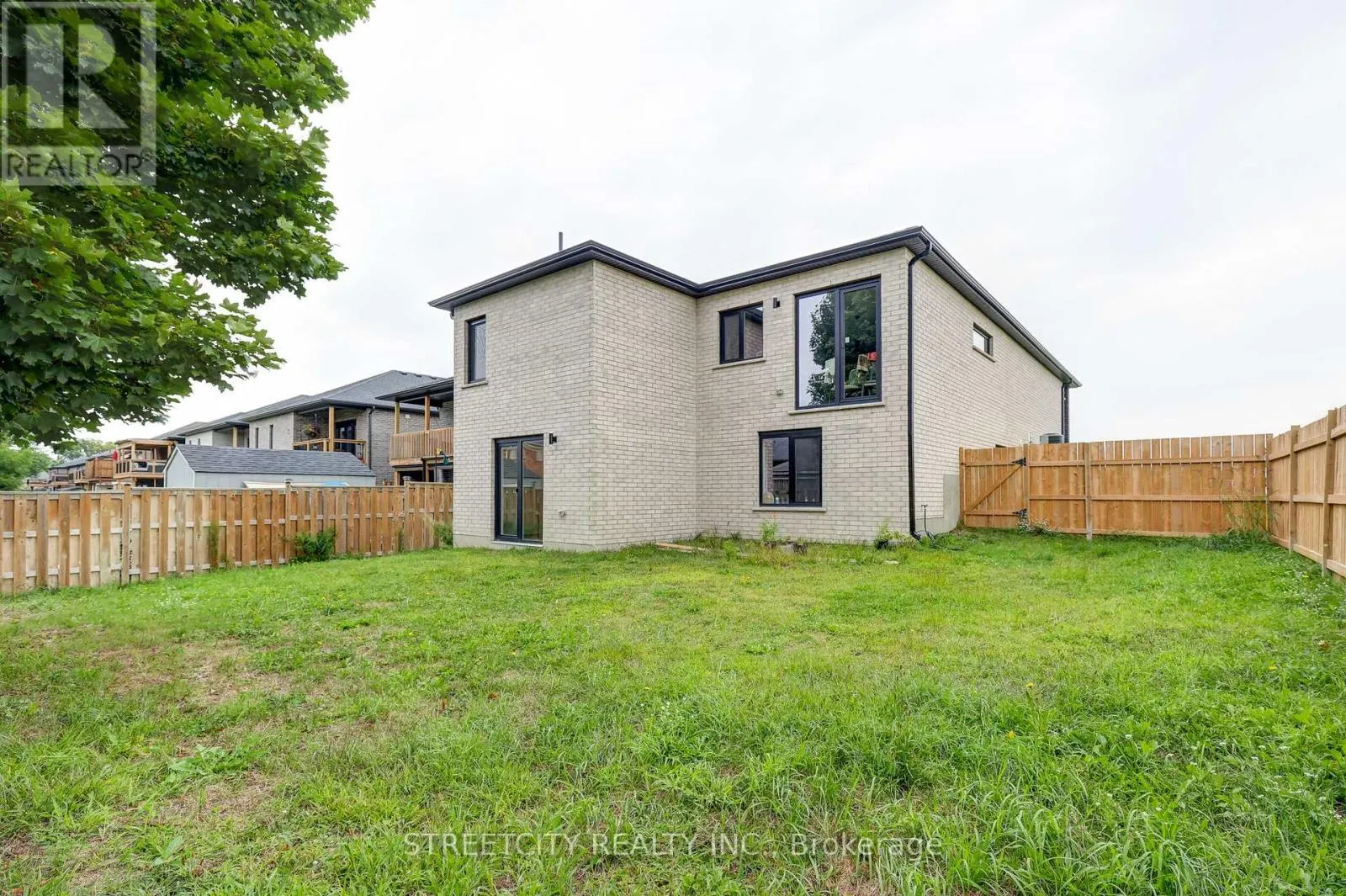 42 ALEXANDER CIRCLE