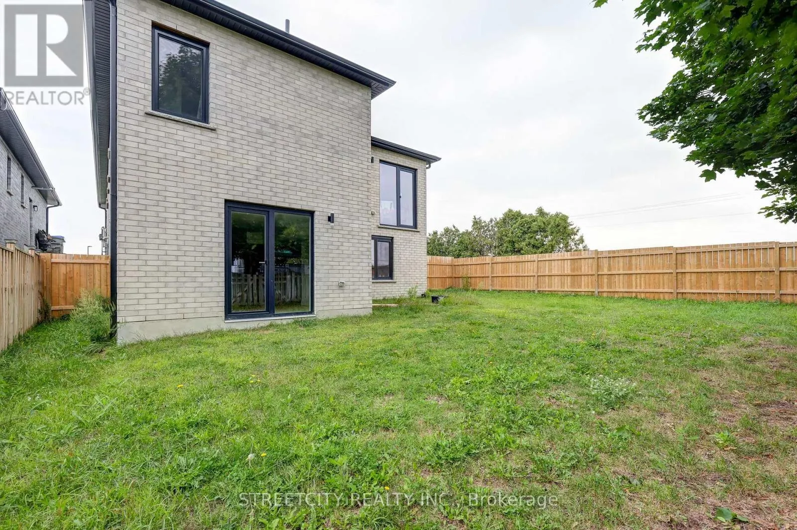 42 ALEXANDER CIRCLE