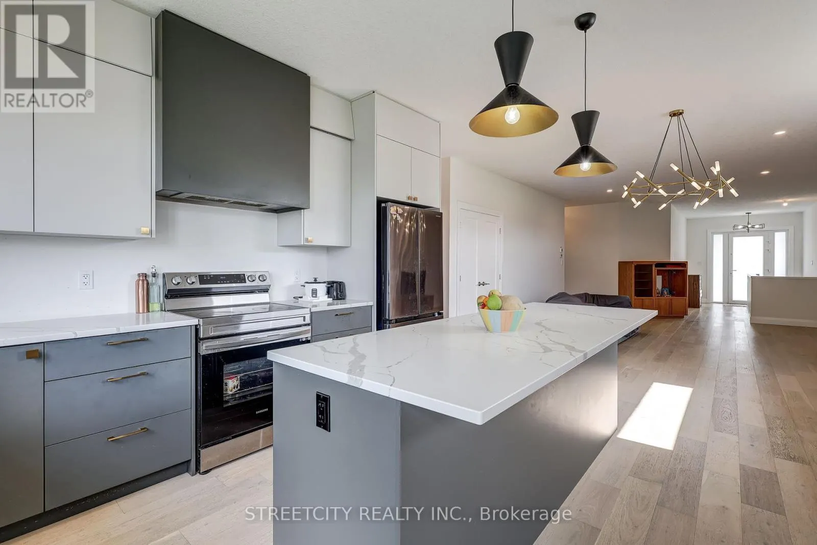 42 ALEXANDER CIRCLE