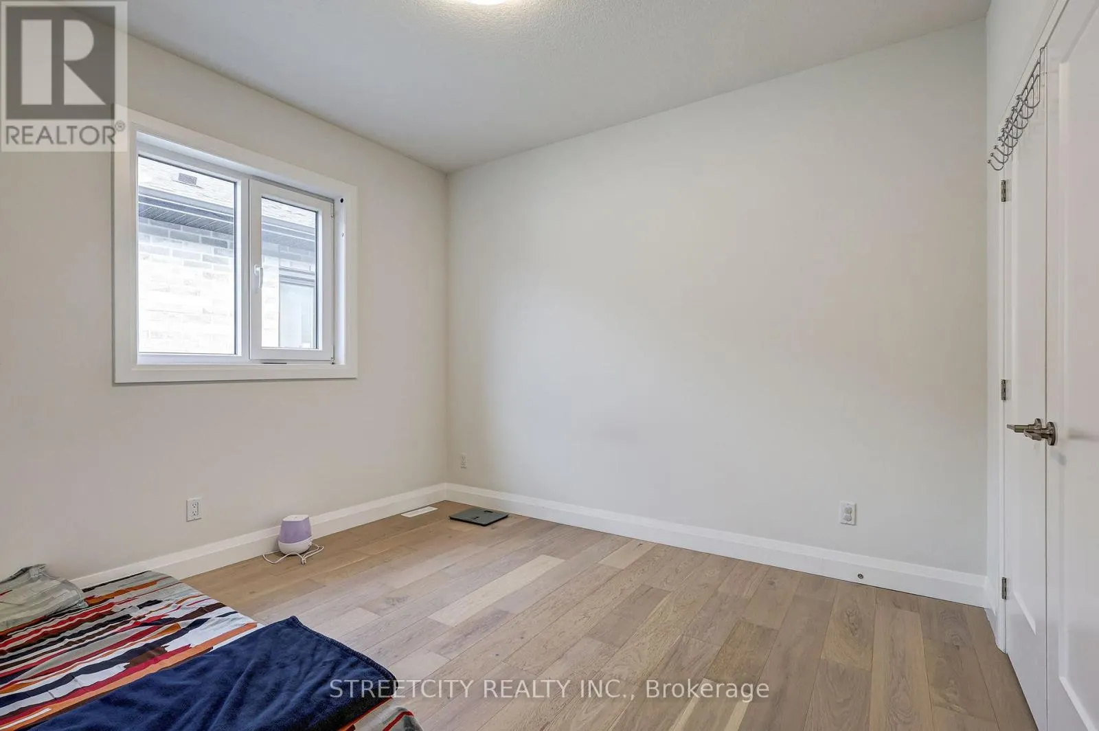 42 ALEXANDER CIRCLE