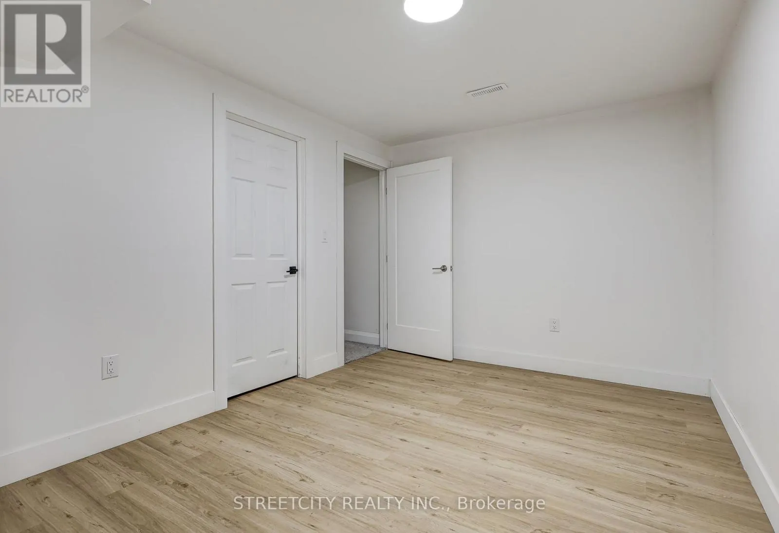42 ALEXANDER CIRCLE