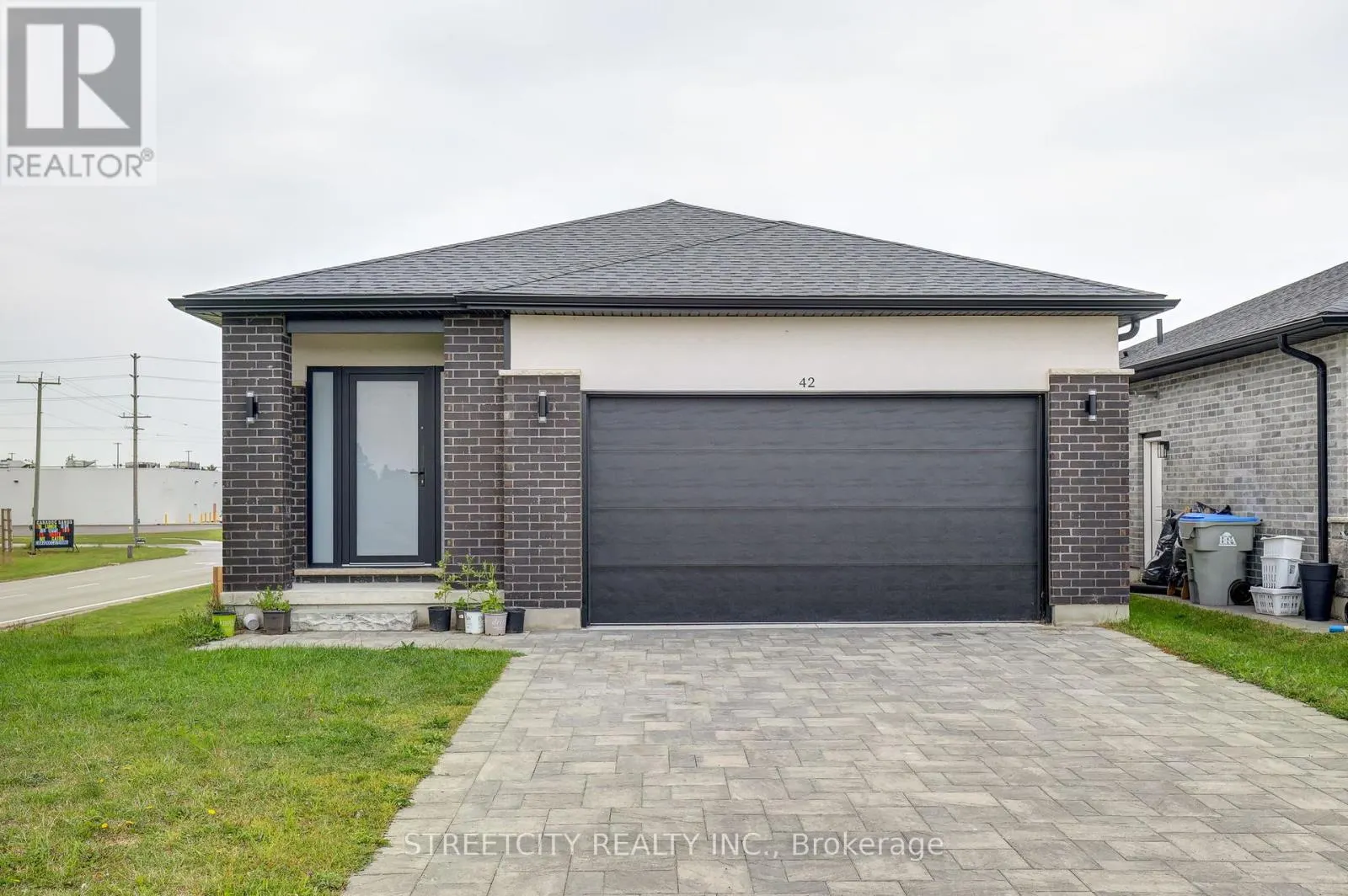 42 ALEXANDER CIRCLE