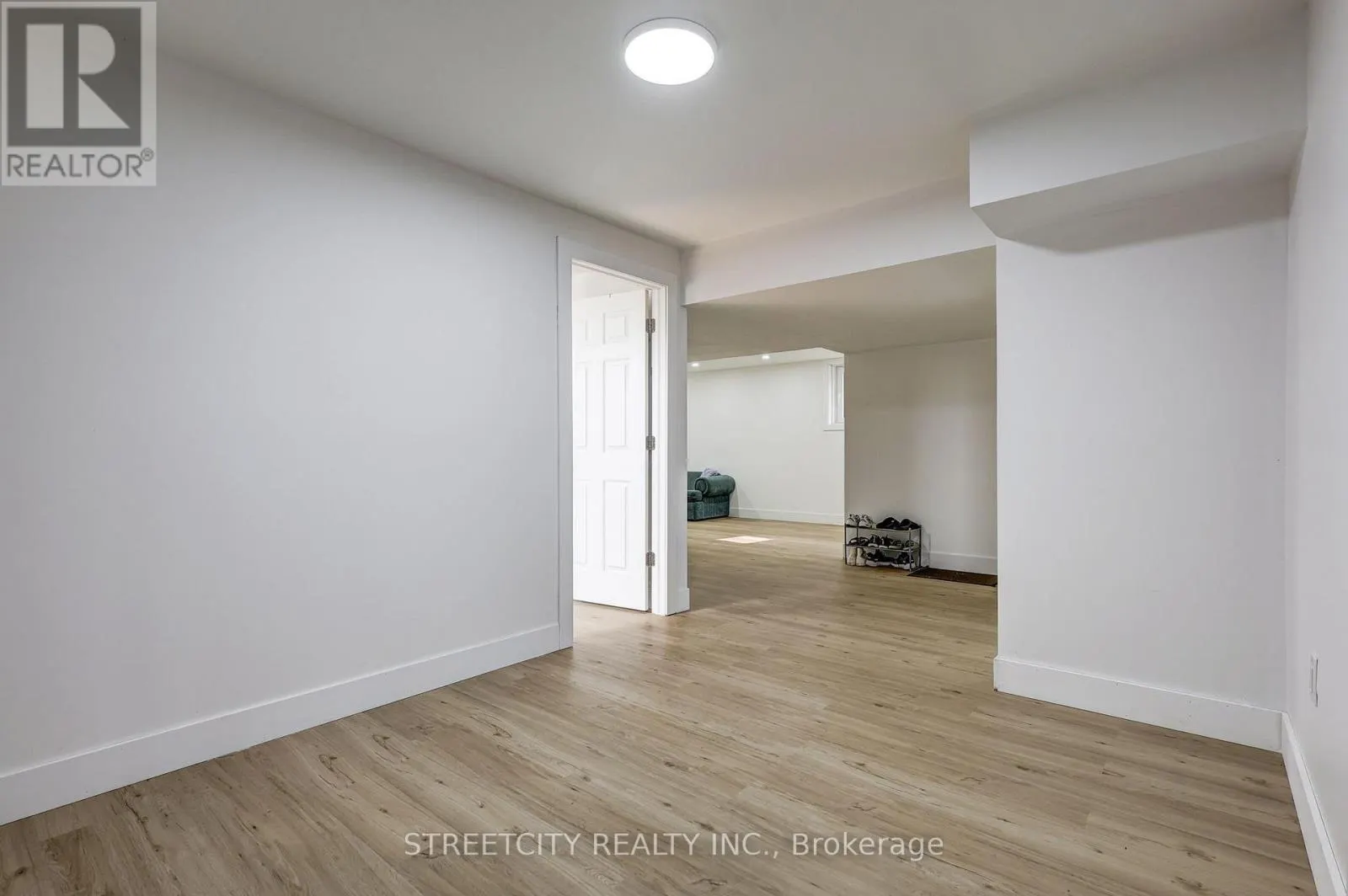 42 ALEXANDER CIRCLE