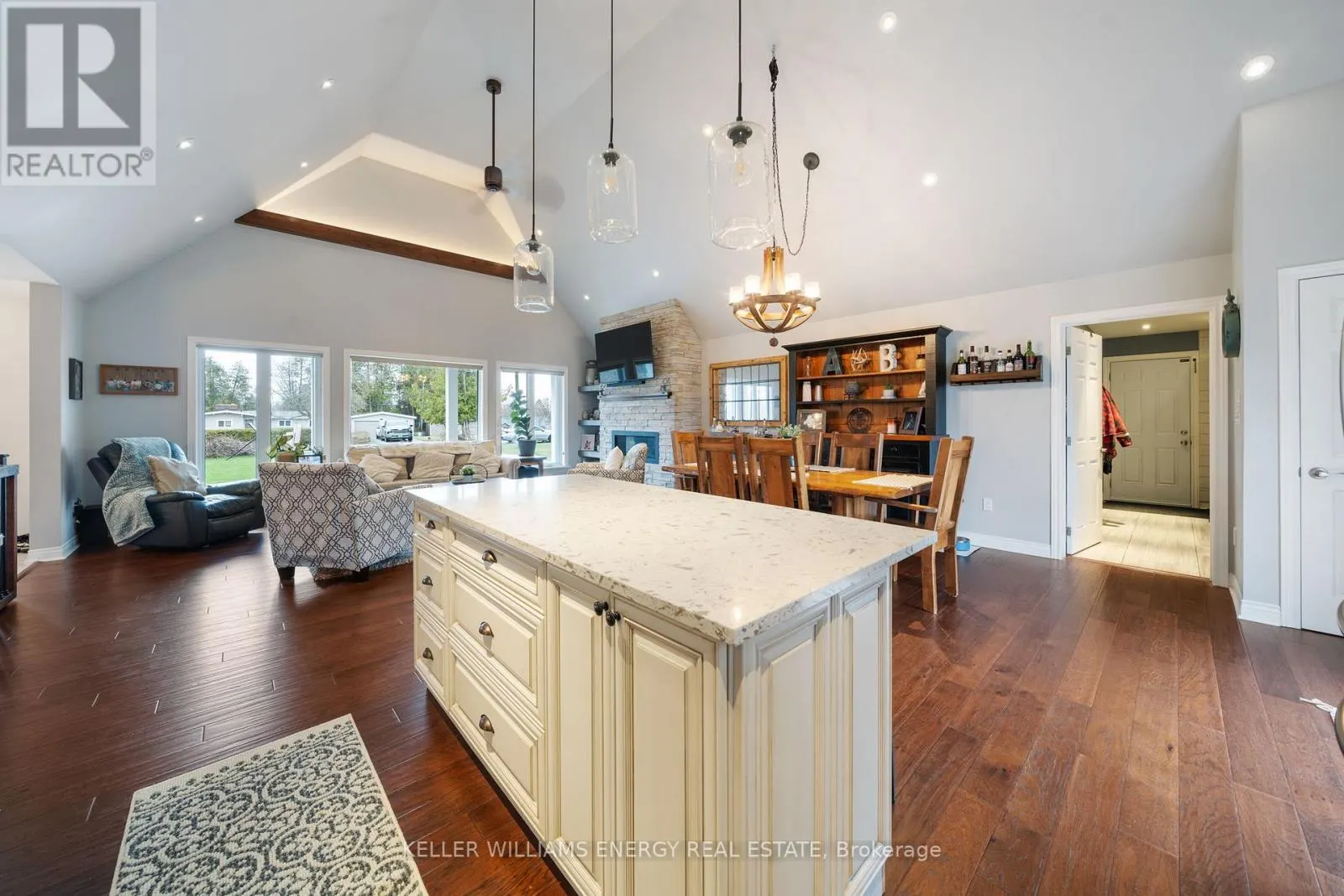 20 LAGOON DRIVE