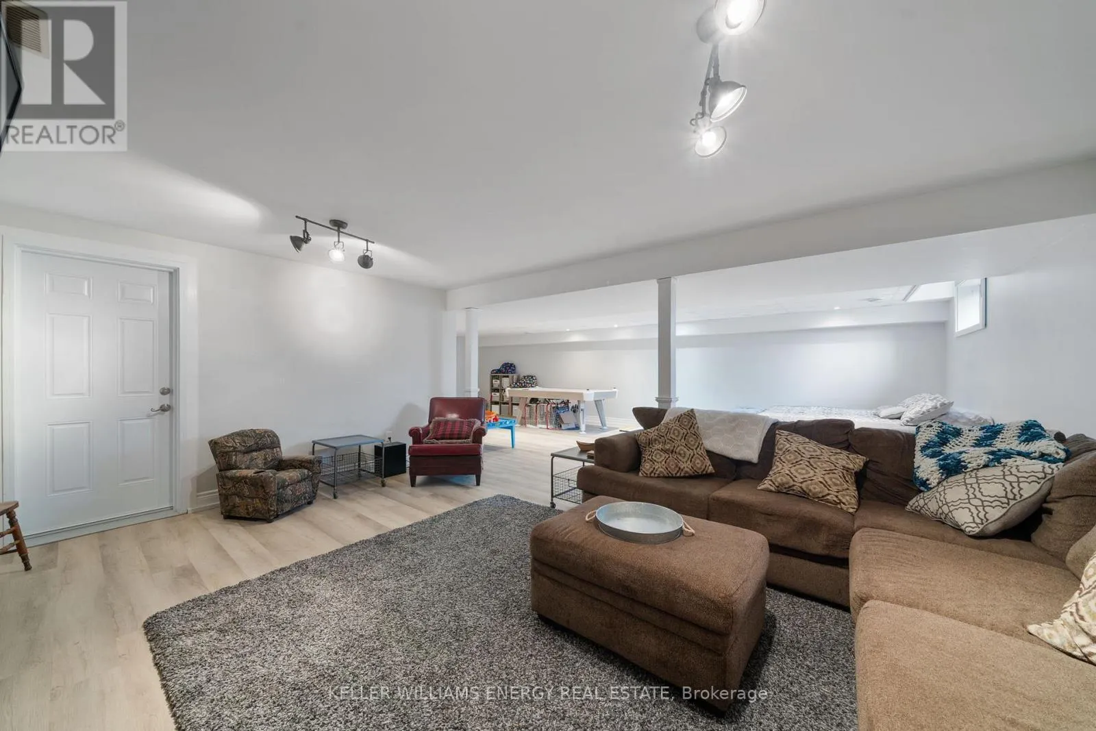 20 LAGOON DRIVE