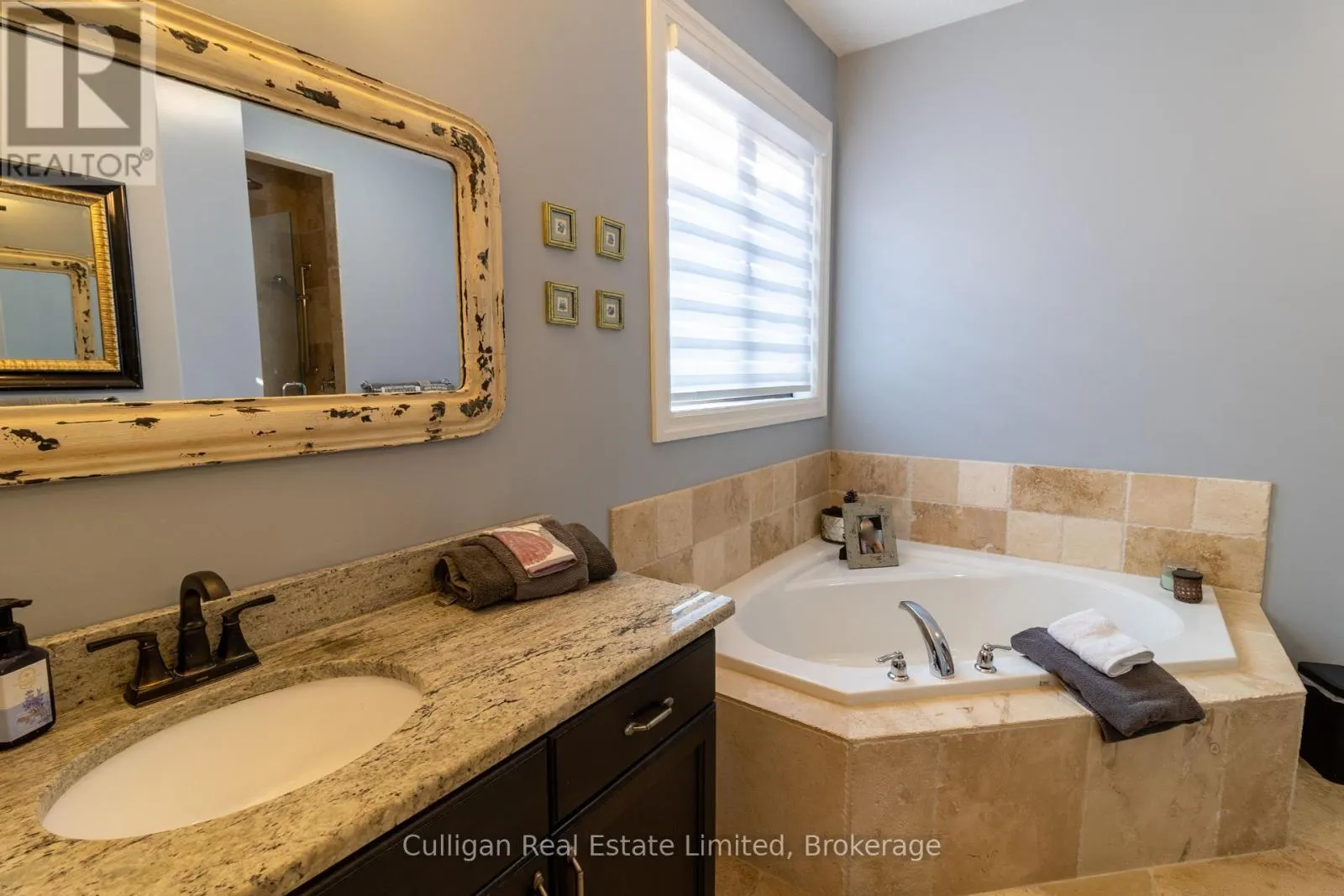 UNIT #47 - 181 SKYLINE AVENUE, #Unit #47