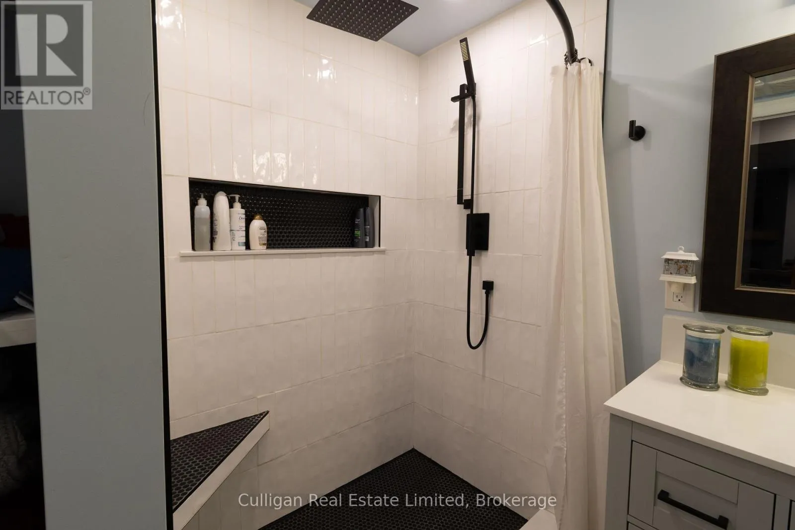 UNIT #47 - 181 SKYLINE AVENUE, #Unit #47