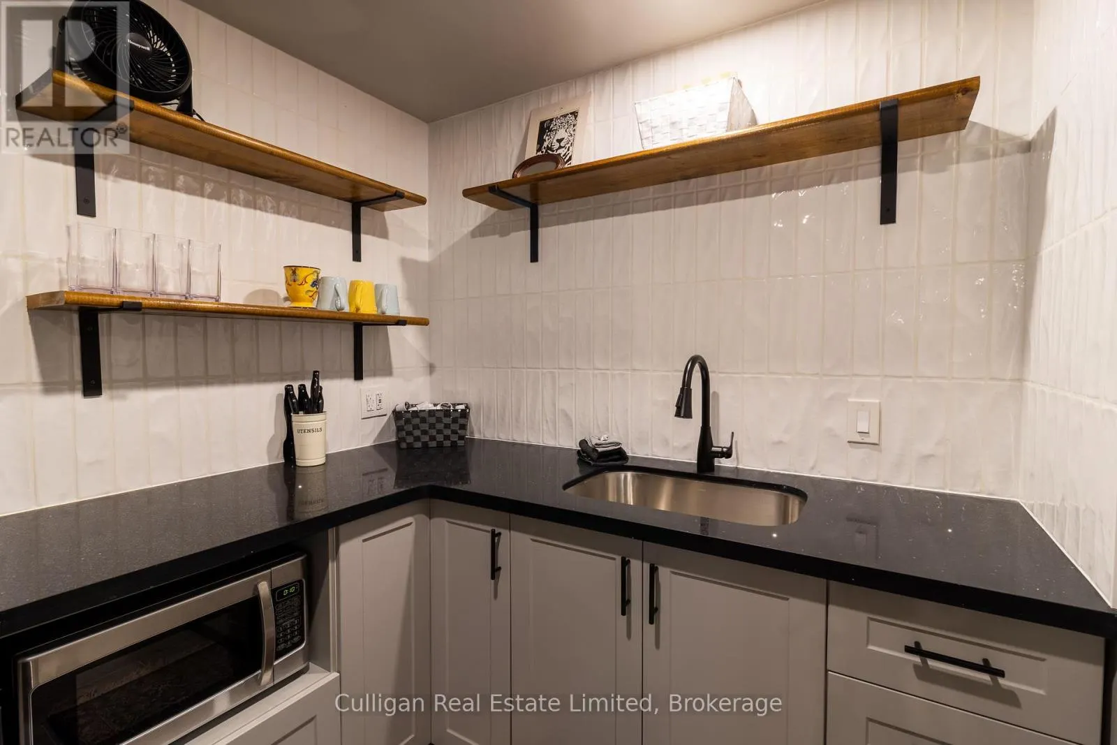 UNIT #47 - 181 SKYLINE AVENUE, #Unit #47