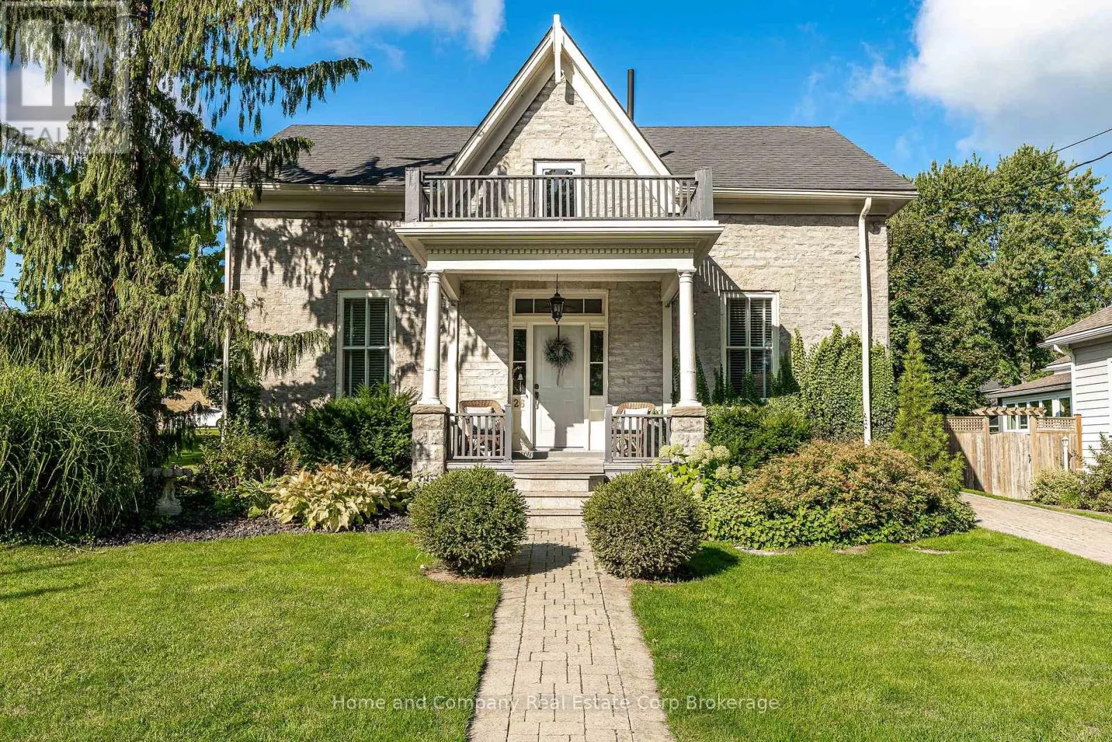 26 ONTARIO STREET S